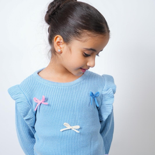 Model(14) lacey knit top